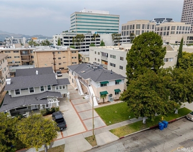 323 N Louise Street - Photo Thumbnail 17
