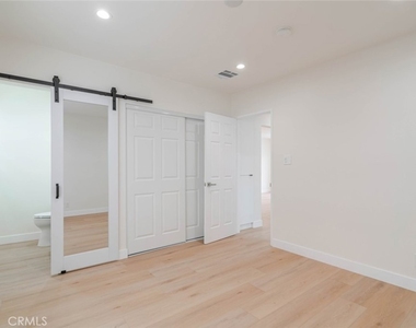 323 N Louise Street - Photo Thumbnail 10