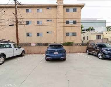 323 N Louise - Photo Thumbnail 17