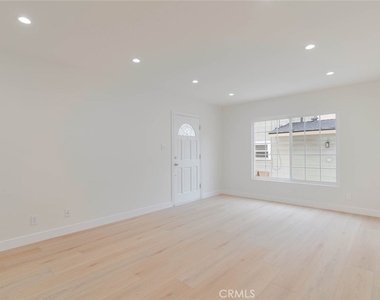 323 N Louise - Photo Thumbnail 4