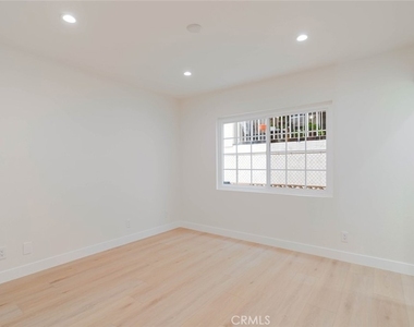 323 N Louise - Photo Thumbnail 9