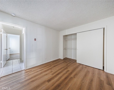 810 E Grand Ave - Photo Thumbnail 21