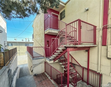 810 E Grand Ave - Photo Thumbnail 25