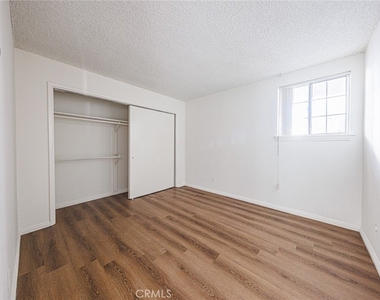 810 E Grand Ave - Photo Thumbnail 20