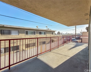 810 E Grand Ave - Photo Thumbnail 27