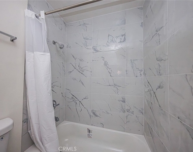 810 E Grand Ave - Photo Thumbnail 14