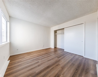 810 E Grand Ave - Photo Thumbnail 15
