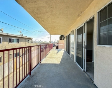 810 E Grand Ave - Photo Thumbnail 29