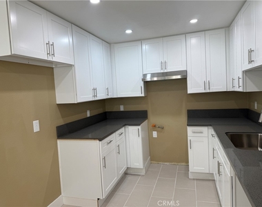 219 E Maple Street - Photo Thumbnail 14