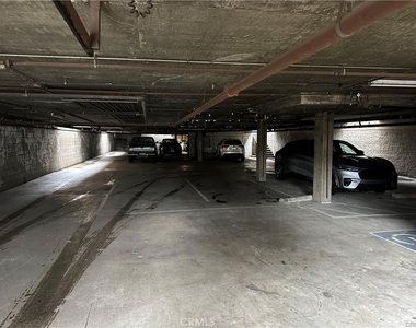219 E Maple Street - Photo Thumbnail 18