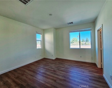 2892 Cedar Lane - Photo Thumbnail 14