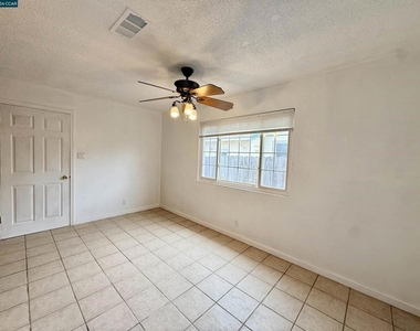 15 Lena Dr - Photo Thumbnail 3