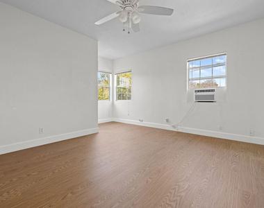 2528 1/2 Military Avenue - Photo Thumbnail 1