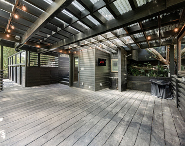 2300 Ronda Vista Drive - Photo Thumbnail 23