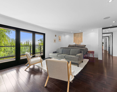 2300 Ronda Vista Drive - Photo Thumbnail 8