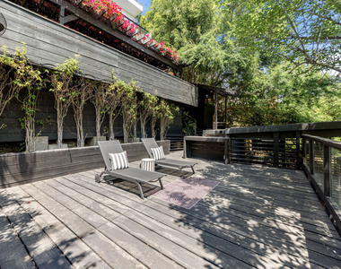 2300 Ronda Vista Drive - Photo Thumbnail 22