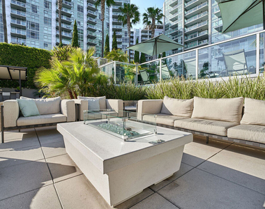 13650 Marina Pointe Drive - Photo Thumbnail 45