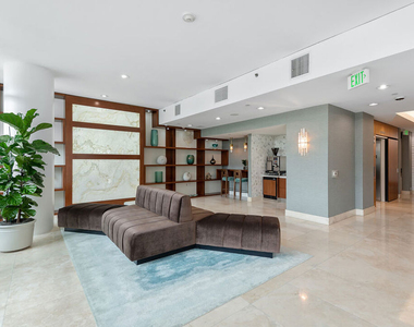 13650 Marina Pointe Drive - Photo Thumbnail 49
