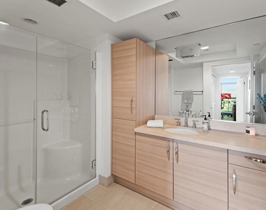 13650 Marina Pointe Drive - Photo Thumbnail 20