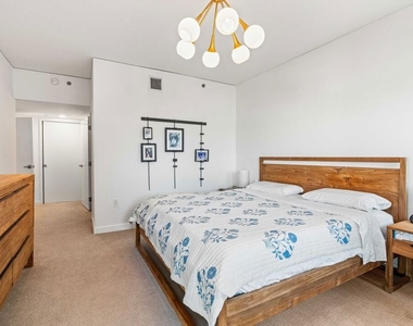 13650 Marina Pointe Drive - Photo Thumbnail 11