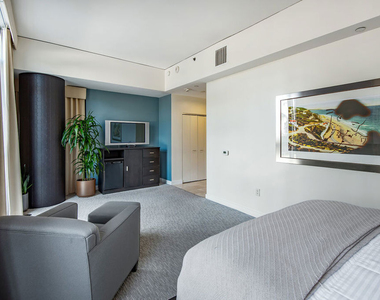 13650 Marina Pointe Drive - Photo Thumbnail 38