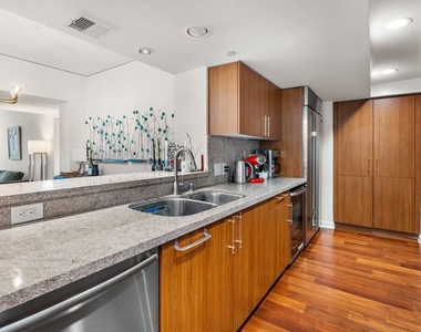 13650 Marina Pointe Drive - Photo Thumbnail 14