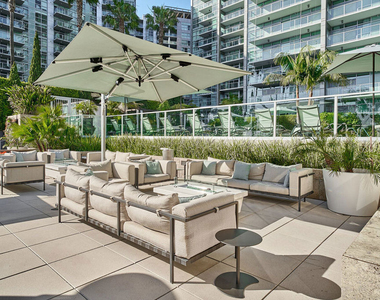 13650 Marina Pointe Drive - Photo Thumbnail 44