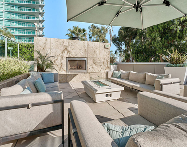 13650 Marina Pointe Drive - Photo Thumbnail 43