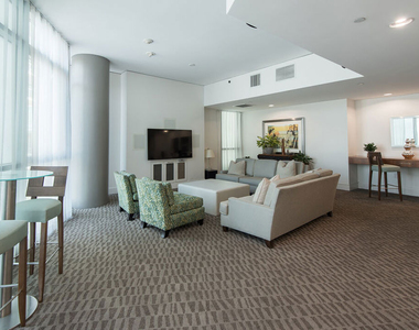 13650 Marina Pointe Drive - Photo Thumbnail 35
