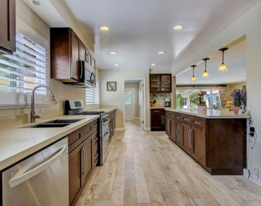 4847 Crown Avenue - Photo Thumbnail 7
