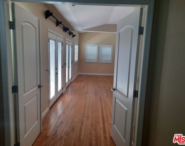 4847 Crown Avenue - Photo Thumbnail 14