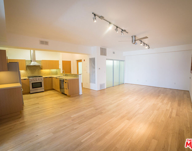8 Brooks Avenue - Photo Thumbnail 7