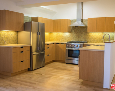 8 Brooks Avenue - Photo Thumbnail 23