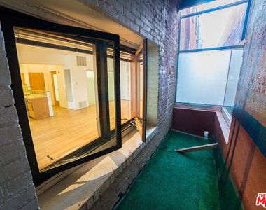 8 Brooks Avenue - Photo Thumbnail 15