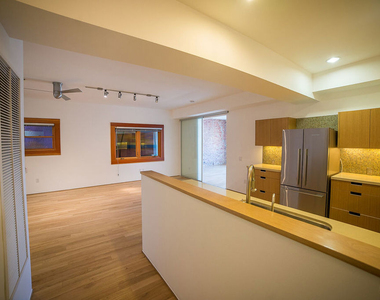 8 Brooks Avenue - Photo Thumbnail 12
