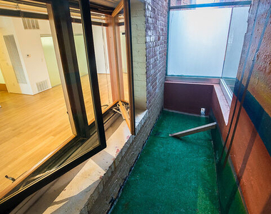 8 Brooks Avenue - Photo Thumbnail 14