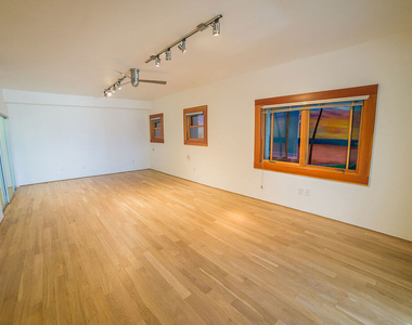 8 Brooks Avenue - Photo Thumbnail 20