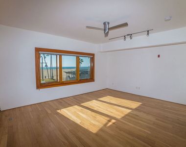 8 Brooks Avenue - Photo Thumbnail 32