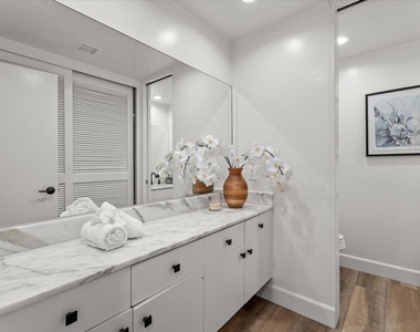 1333 S Beverly Glen Boulevard - Photo Thumbnail 15