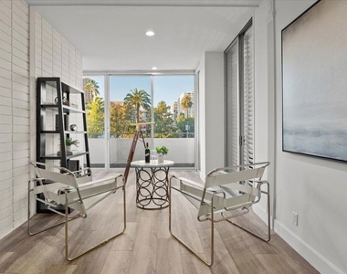 1333 S Beverly Glen Boulevard - Photo Thumbnail 6
