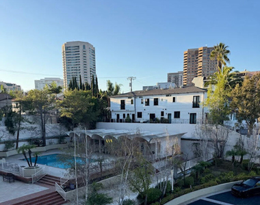1333 S Beverly Glen Boulevard - Photo Thumbnail 7