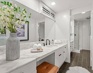1333 S Beverly Glen Boulevard - Photo Thumbnail 10