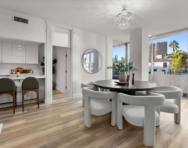 1333 S Beverly Glen Boulevard - Photo Thumbnail 2