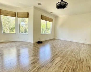 991 Deerhill Road - Photo Thumbnail 10