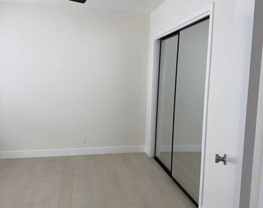 213 S Alexandria Avenue - Photo Thumbnail 15