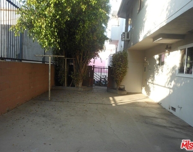 213 S Alexandria Avenue - Photo Thumbnail 2