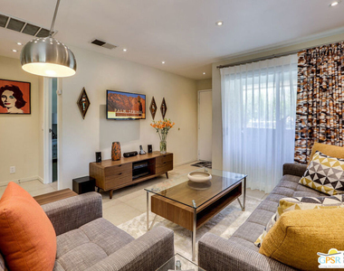 420 N Villa Court - Photo Thumbnail 4