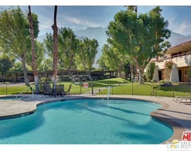 420 N Villa Court - Photo Thumbnail 1