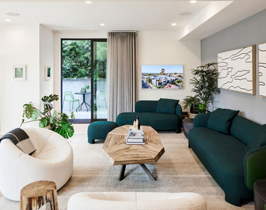 330 Rennie Avenue - Photo Thumbnail 4