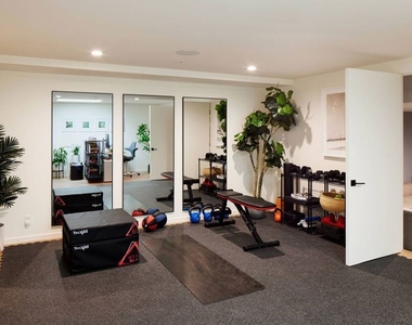 330 Rennie Avenue - Photo Thumbnail 22